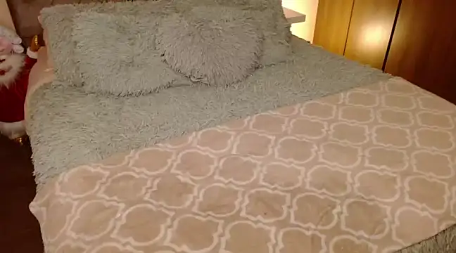 Snapshot of Roussmariehenao chatting on 12-29-24, 11:40 Roussmariehenao online show from 12-29-24, 11:40
