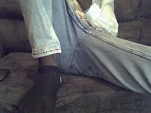 Snapshot of Delicious-D chatting on 02-08-25, 08:21 Delicious-D online show from 02-08-25, 08:21