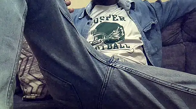 Snapshot of Delicious-D chatting on 02-13-25, 07:10 Delicious-D online show from 02-13-25, 07:10