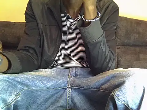 Snapshot of Delicious-D chatting on 02-14-25, 07:23 Delicious-D online show from 02-14-25, 07:23