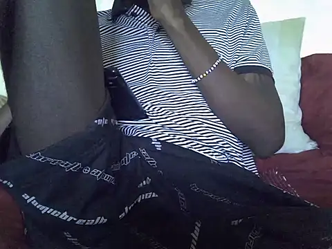 Snapshot of Delicious-D chatting on 02-25-25, 08:25 Delicious-D online show from 02-25-25, 08:25