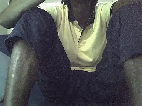 Snapshot of Delicious-D chatting on 11-17-25, 05:02 Delicious-D online show from 11-17-25, 05:02