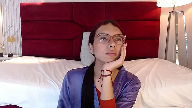 Snapshot of sara_saenz99 chatting on 02-08-25, 01:32 sara saenz99 online show from 02-08-25, 01:32