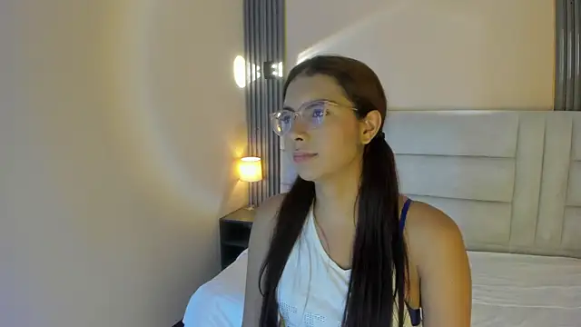 sara saenz99 online show from 10-19-25, 07:58