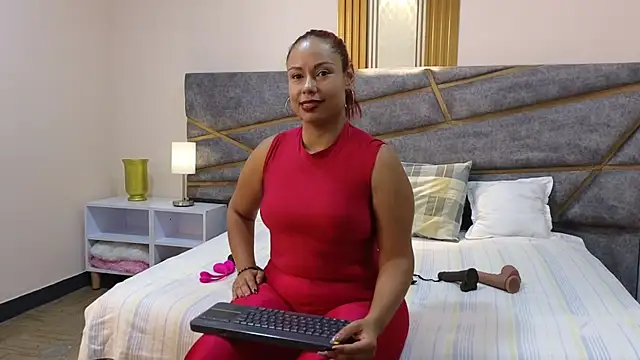 Julia Gomes online show from 01-31-25, 07:29