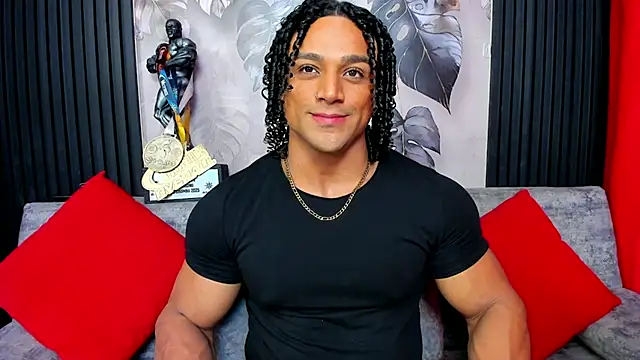 Snapshot of MikeEstevess chatting on 10-08-25, 01:53 MikeEstevess online show from 10-08-25, 01:53