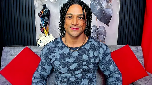 Snapshot of MikeEstevess chatting on 10-29-25, 05:31 MikeEstevess online show from 10-29-25, 05:31