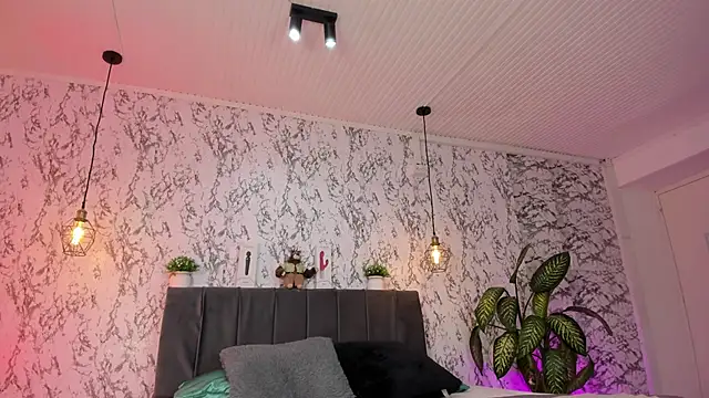 aihnoa split online show from 10-20-25, 01:00