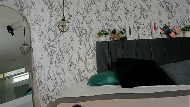 aihnoa split online show from 11-14-25, 01:21