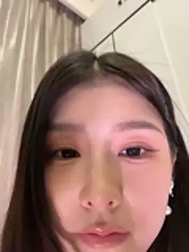 Momoever123456 online show from 02-11-26, 03:17