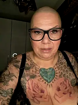 gepiercte nippel online show from 12-09-24, 02:28