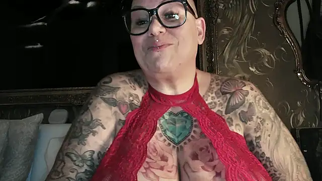 gepiercte nippel online show from 01-05-25, 08:21