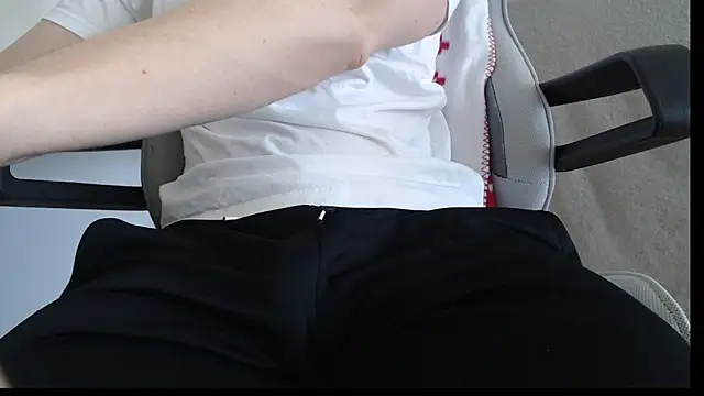 Snapshot of MarcusMenom chatting on 04-11-26, 09:46 MarcusMenom online show from 04-11-26, 09:46