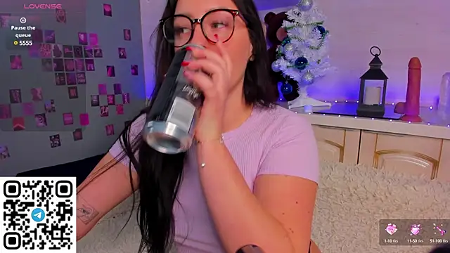 Snapshot of Kruela_Eva chatting on 12-09-24, 11:34 Kruela Eva online show from 12-09-24, 11:34