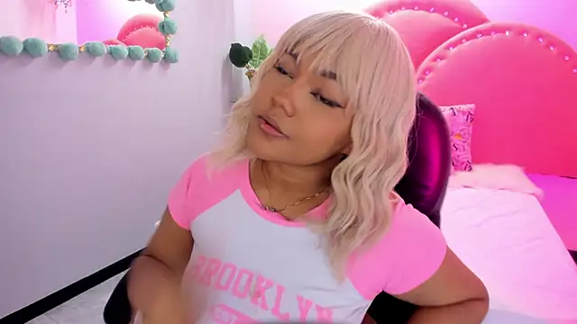 Snapshot of cherry_chel chatting on 02-14-26, 03:47 cherry chel online show from 02-14-26, 03:47