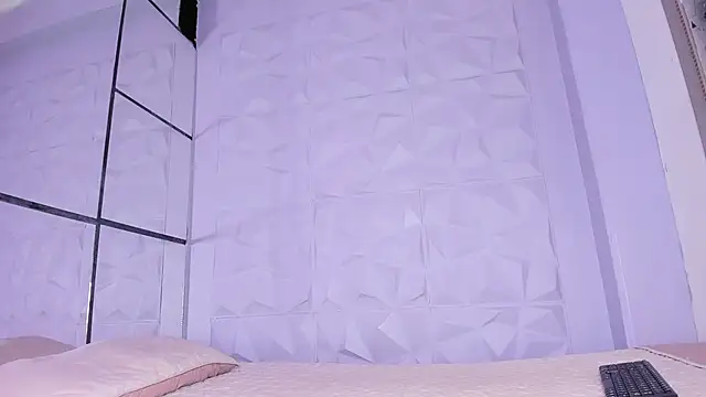  LittleLia online show from 11-19-25, 01:55