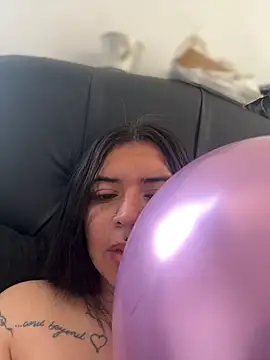 Snapshot of Devilsweet17 chatting on 11-09-25, 03:32 Devilsweet17 online show from 11-09-25, 03:32