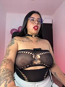 Snapshot of Devilsweet17 chatting on 11-11-25, 08:31 Devilsweet17 online show from 11-11-25, 08:31