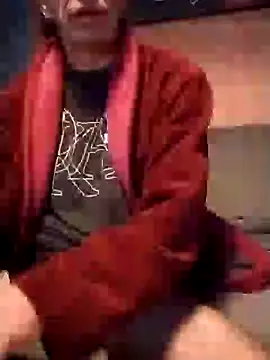 Snapshot of heitzer1072 chatting on 01-22-25, 06:42 heitzer1072 online show from 01-22-25, 06:42