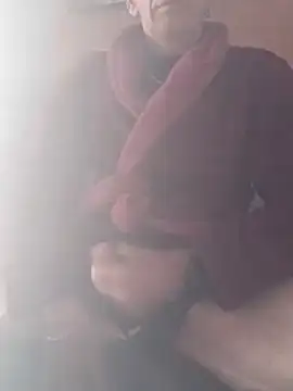 Snapshot of heitzer1072 chatting on 03-23-26, 06:17 heitzer1072 online show from 03-23-26, 06:17