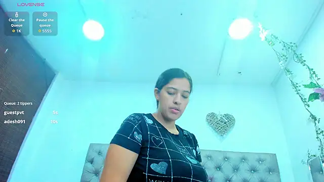 Hannah Miller   online show from 09-19-25, 05:13