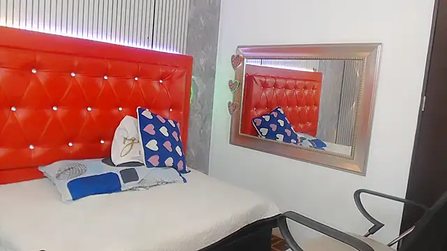 Snapshot of sophia__sweet1 chatting on 12-02-25, 02:06 sophia sweet1 online show from 12-02-25, 02:06