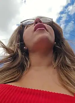 Karen San Miguel online show from 10-02-25, 06:26