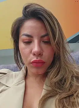 Karen San Miguel online show from 10-10-25, 07:02