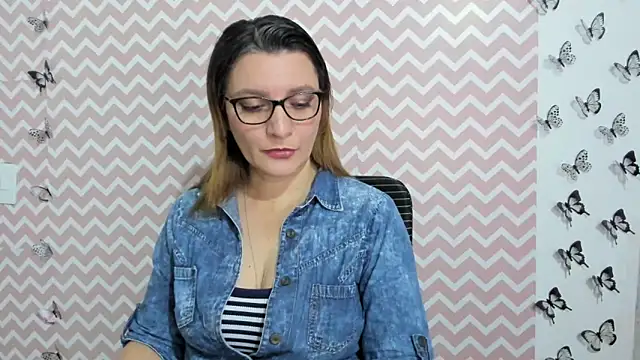 Amie Adams82  online show from 02-07-25, 04:35