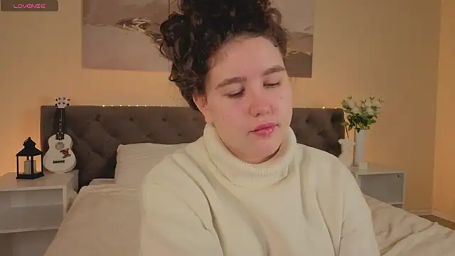 Ariella Sol online show from 11-08-25, 01:06