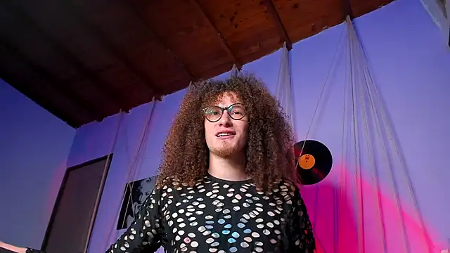 Snapshot of MrShaggy chatting on 02-15-25, 01:31 MrShaggy online show from 02-15-25, 01:31