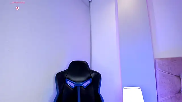 Cameliaa Smiith online show from 02-04-25, 09:38