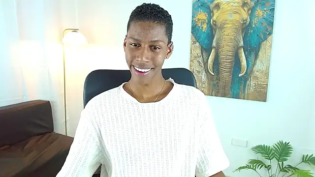 maiki18  online show from 10-21-25, 09:04