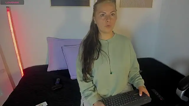 brandy sweet  online show from 10-15-25, 02:28