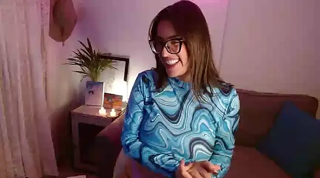 Snapshot of Nicole_white_11 chatting on 03-14-25, 01:37 Nicole white 11 online show from 03-14-25, 01:37
