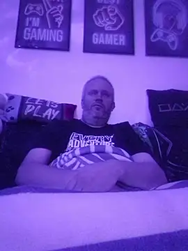 ShyBoy1982 online show from 10-18-25, 09:15