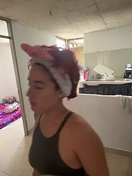 Ari Baker online show from 10-24-25, 04:36