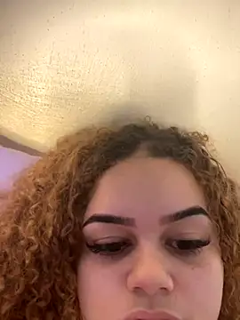 Lolacavalona online show from 09-19-25, 05:02