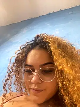 Lolacavalona online show from 11-24-25, 04:45