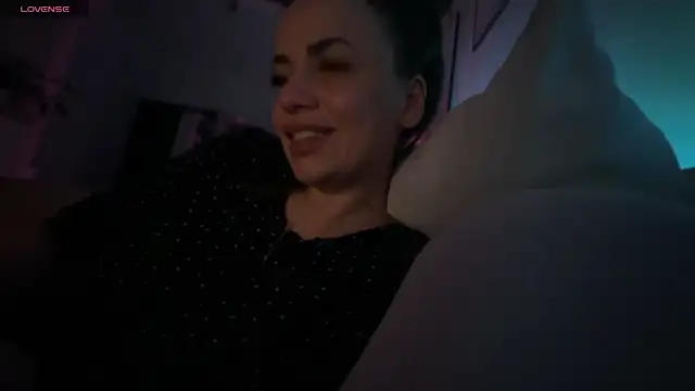 Snapshot of MyPhoenix chatting on 10-23-25, 06:50 MyPhoenix online show from 10-23-25, 06:50