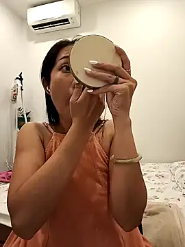 Snapshot of Sugar2k5 chatting on 02-28-25, 05:37 Sugar2k5 online show from 02-28-25, 05:37