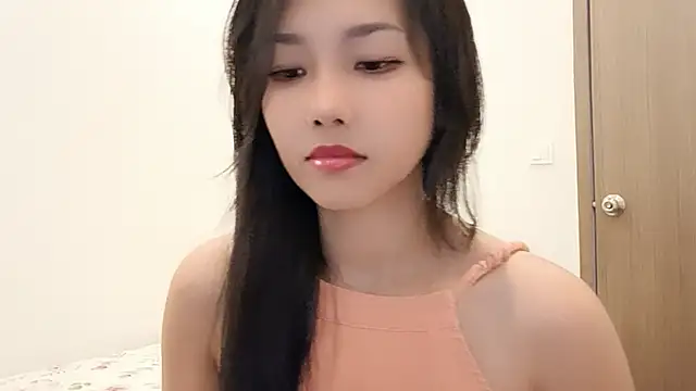 Snapshot of Sugar2k5 chatting on 10-21-25, 03:51 Sugar2k5 online show from 10-21-25, 03:51