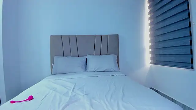 Snapshot of Natasha-28 chatting on 11-02-25, 09:17 Natasha-28 online show from 11-02-25, 09:17