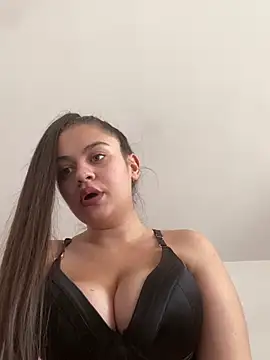 Snapshot of ayshalove chatting on 02-24-25, 01:42 ayshalove online show from 02-24-25, 01:42