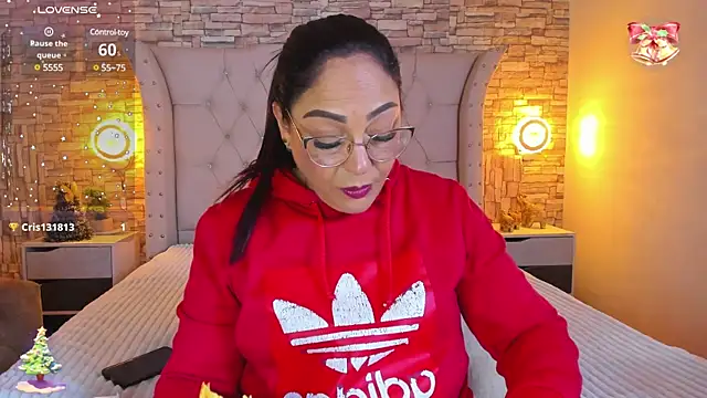 Snapshot of Gina_Myers chatting on 12-28-24, 12:56 Gina Myers online show from 12-28-24, 12:56