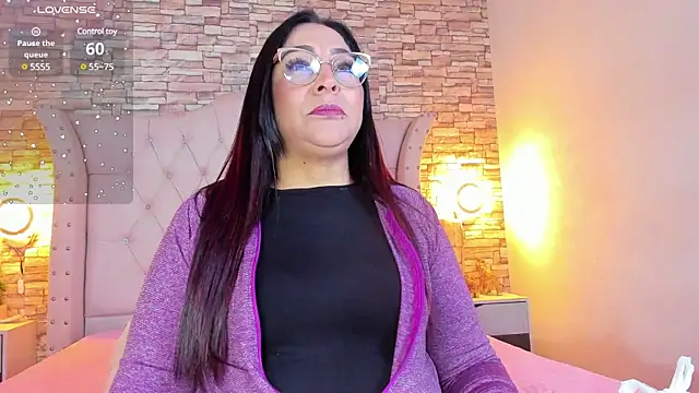 Snapshot of Gina_Myers chatting on 01-18-25, 12:15 Gina Myers online show from 01-18-25, 12:15