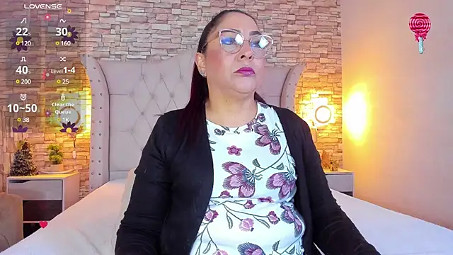 Snapshot of Gina_Myers chatting on 02-05-25, 12:17 Gina Myers online show from 02-05-25, 12:17