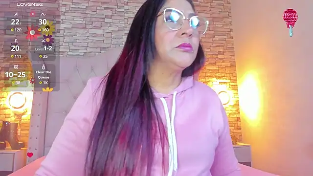 Snapshot of Gina_Myers chatting on 02-15-25, 12:11 Gina Myers online show from 02-15-25, 12:11