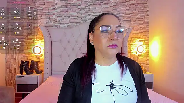 Snapshot of Gina_Myers chatting on 02-17-25, 12:27 Gina Myers online show from 02-17-25, 12:27