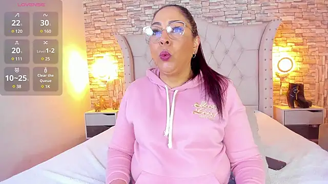 Snapshot of Gina_Myers chatting on 02-28-25, 12:52 Gina Myers online show from 02-28-25, 12:52